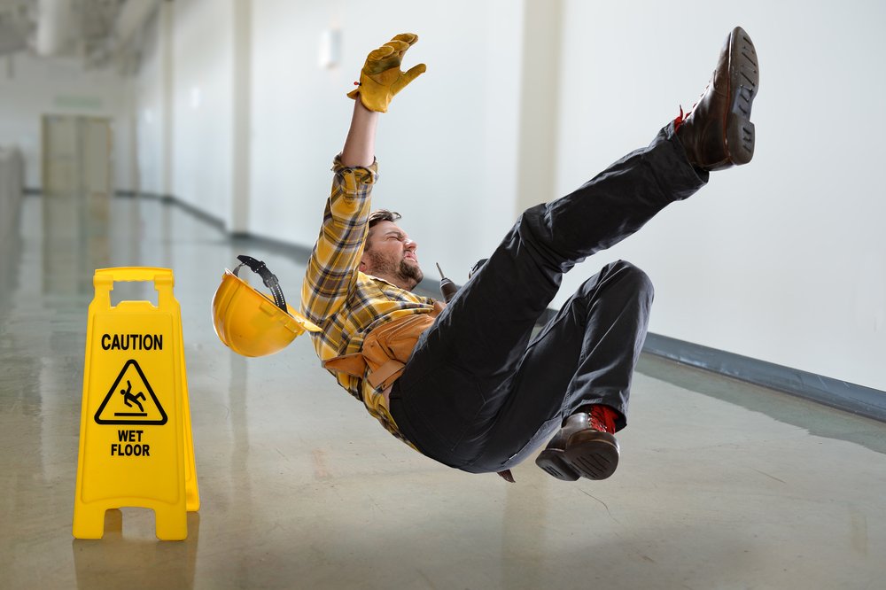 a construction worker slips and falls on the jobsite 1