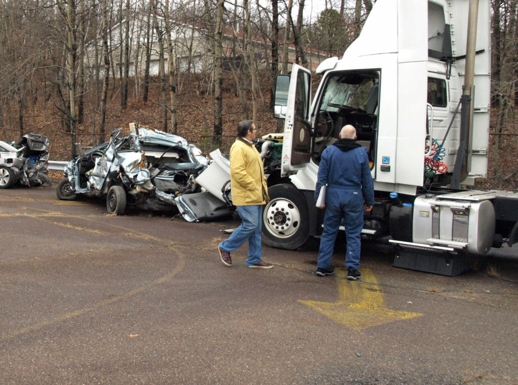 Does the Fmcsa Investigate Truck Accidents?