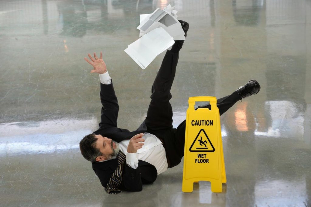 man fall on the wet floor 1024x682 1